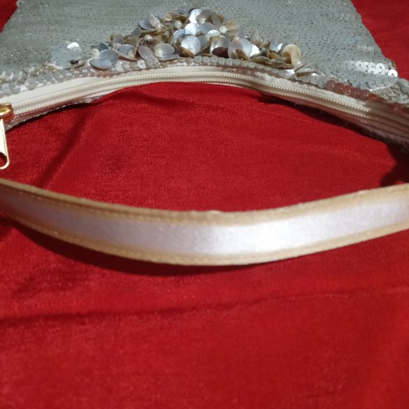 Pre-loved 10"x11" 'METALLIC' GOLD SEQUINS HANDBAG w MOTHER OF PEARL embellishmen - Picture 8 of 11